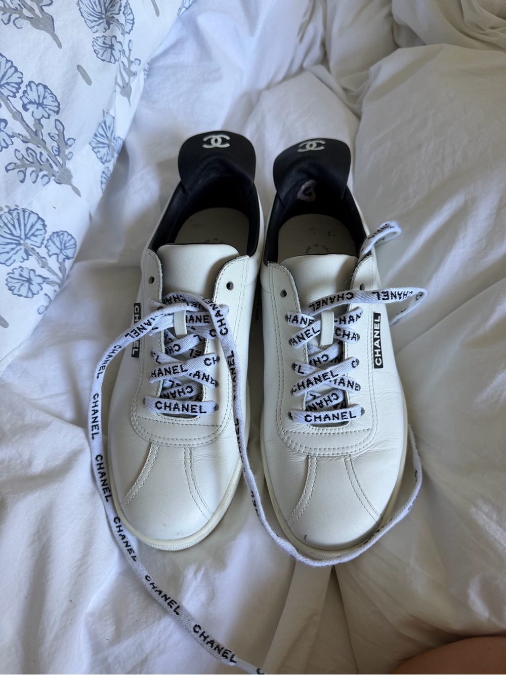 CHANEL White Leather Sneakers with Black Heel Caps